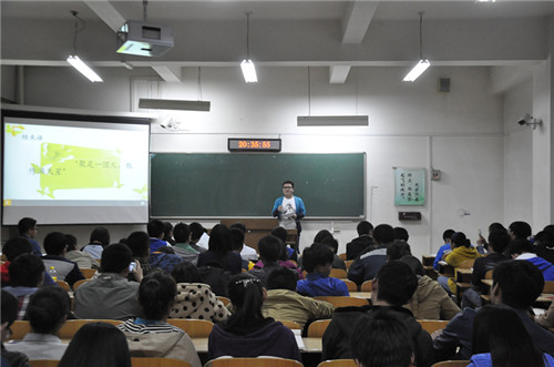 我校召开学生会主席团赴武汉各高校学习成果报告会
