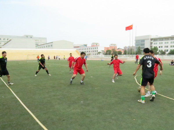 我校第五届教工五人制足球赛胜利落幕