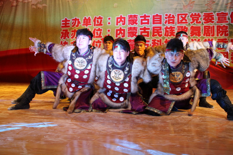 自治区精品文艺节目进高校西部巡演内蒙古科技大学专场在校音乐厅举行