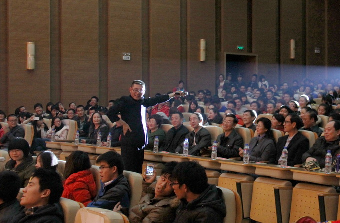 自治区精品文艺节目进高校西部巡演内蒙古科技大学专场在校音乐厅举行