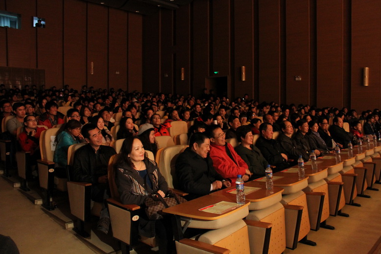 自治区精品文艺节目进高校西部巡演内蒙古科技大学专场在校音乐厅举行